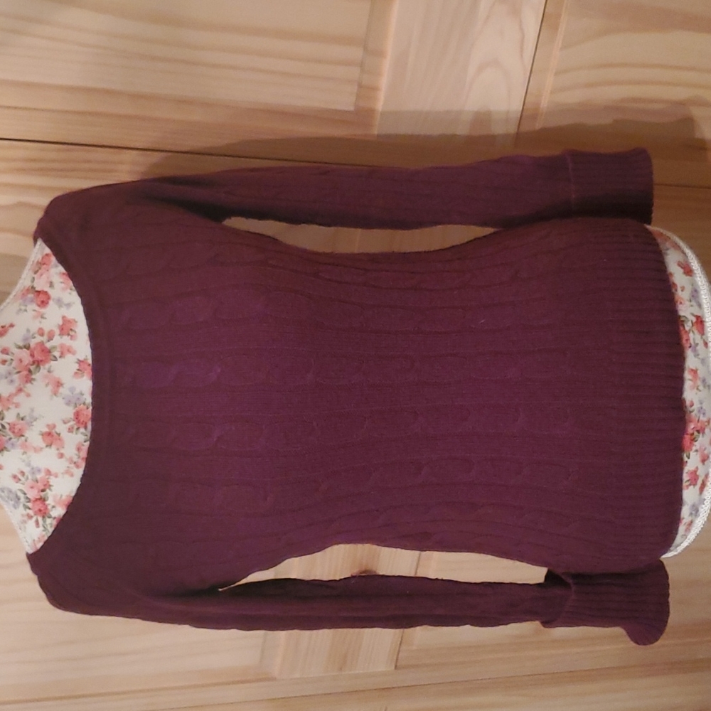 ⭐American eagle sweater